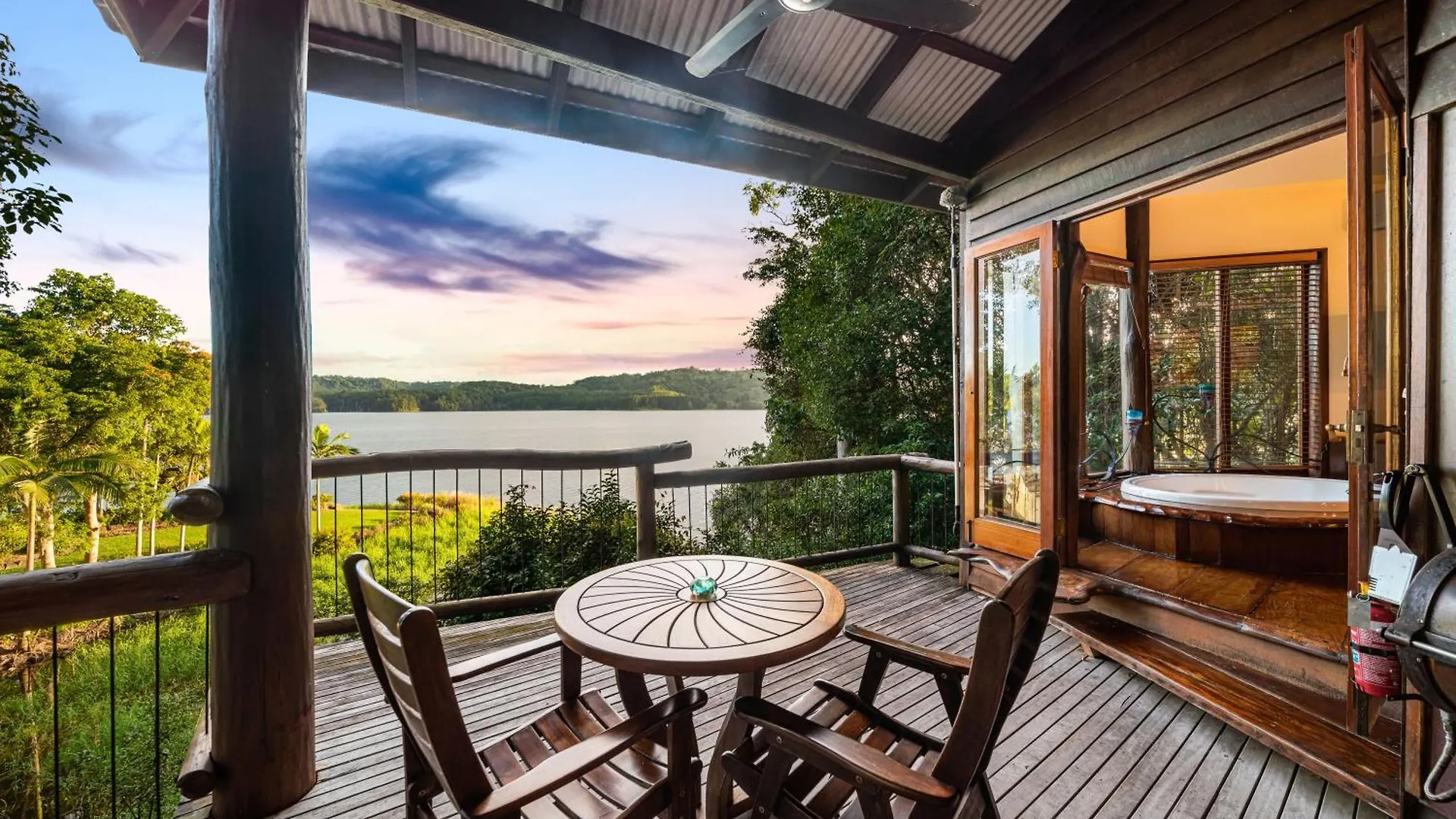 Secrets On The Lake Montville Australia