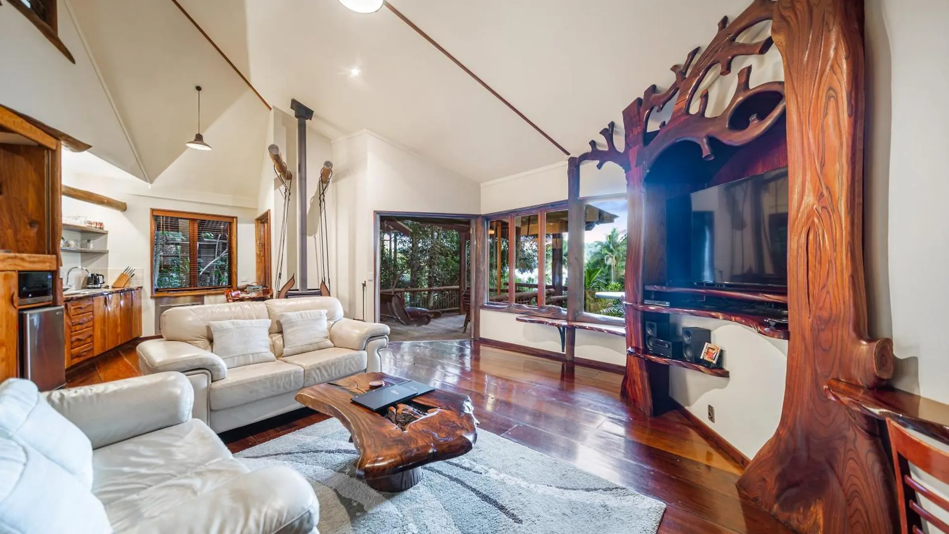 **** Resort Secrets On The Lake Montville Australia