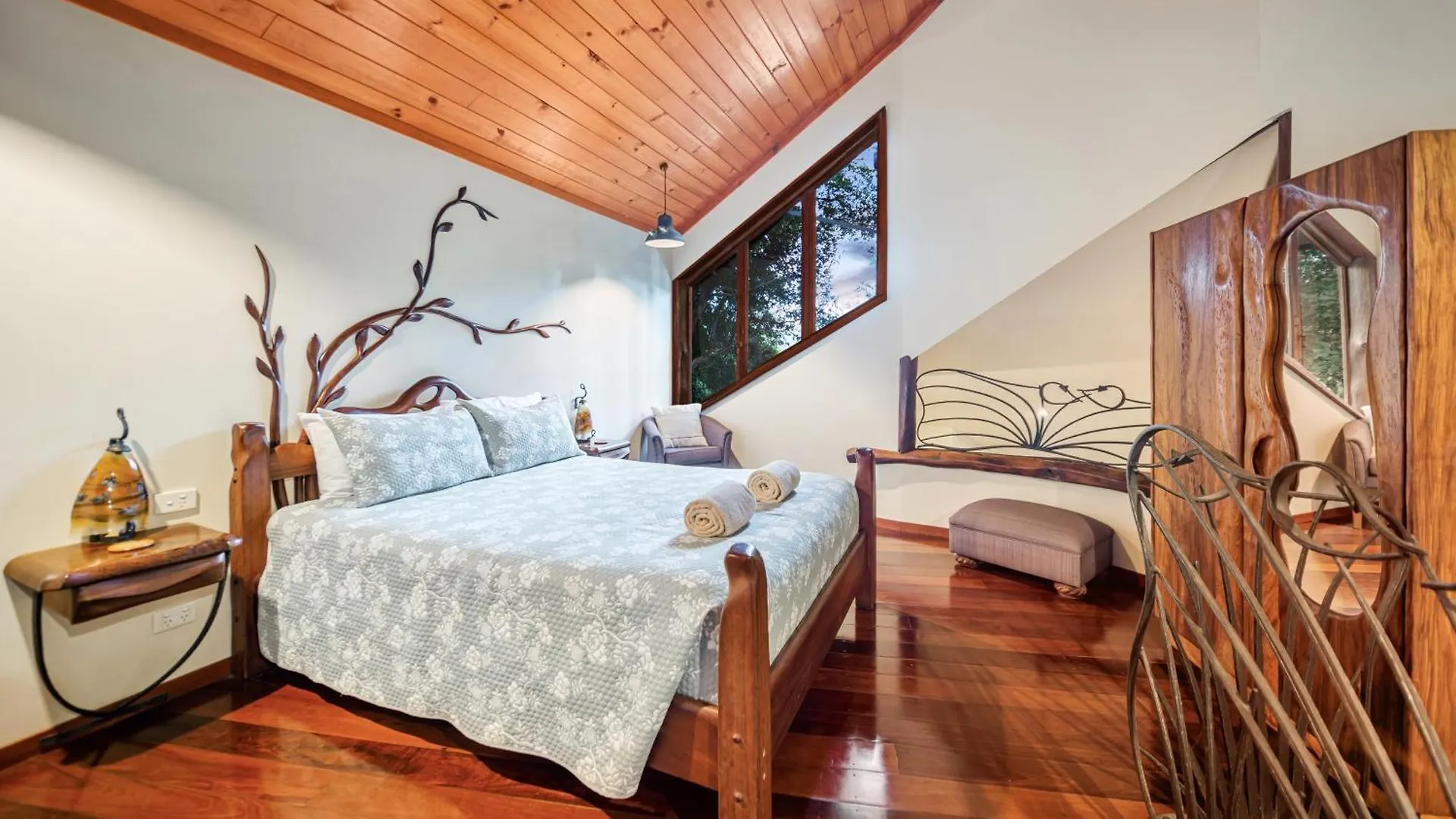Secrets On The Lake Montville Resort